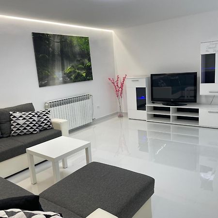 Apartment White Zagreb - Private Parking&Garage Экстерьер фото